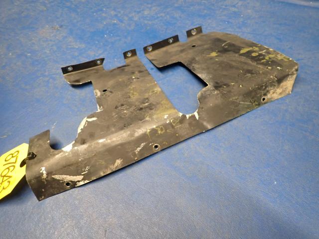 0513058-1 Cessna - SHIELD-RUDDER BAR RH